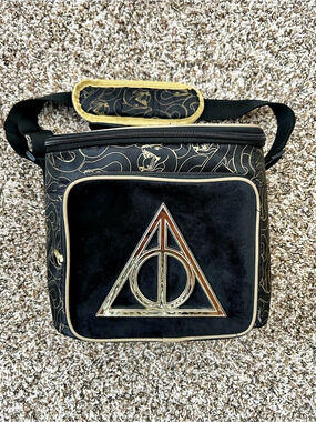 Igloo HARRY POTTER Dark Arts Square Lunch Cooler Bag Black & Gold